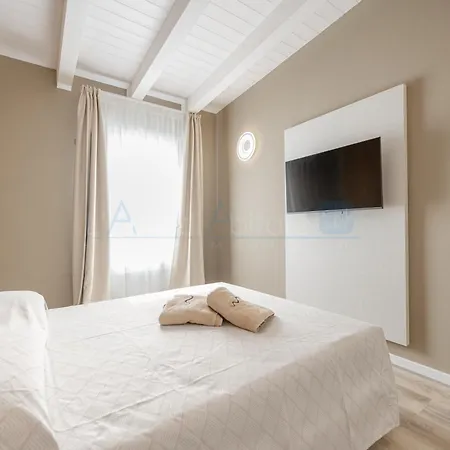 Apartment Wave Island Gold G8 *